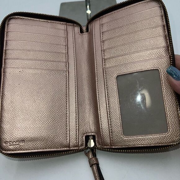 Coach Women's Metallic Universal Wallet with Phone Pocket in Rose Gold Pebble Le - Picture 6 of 8